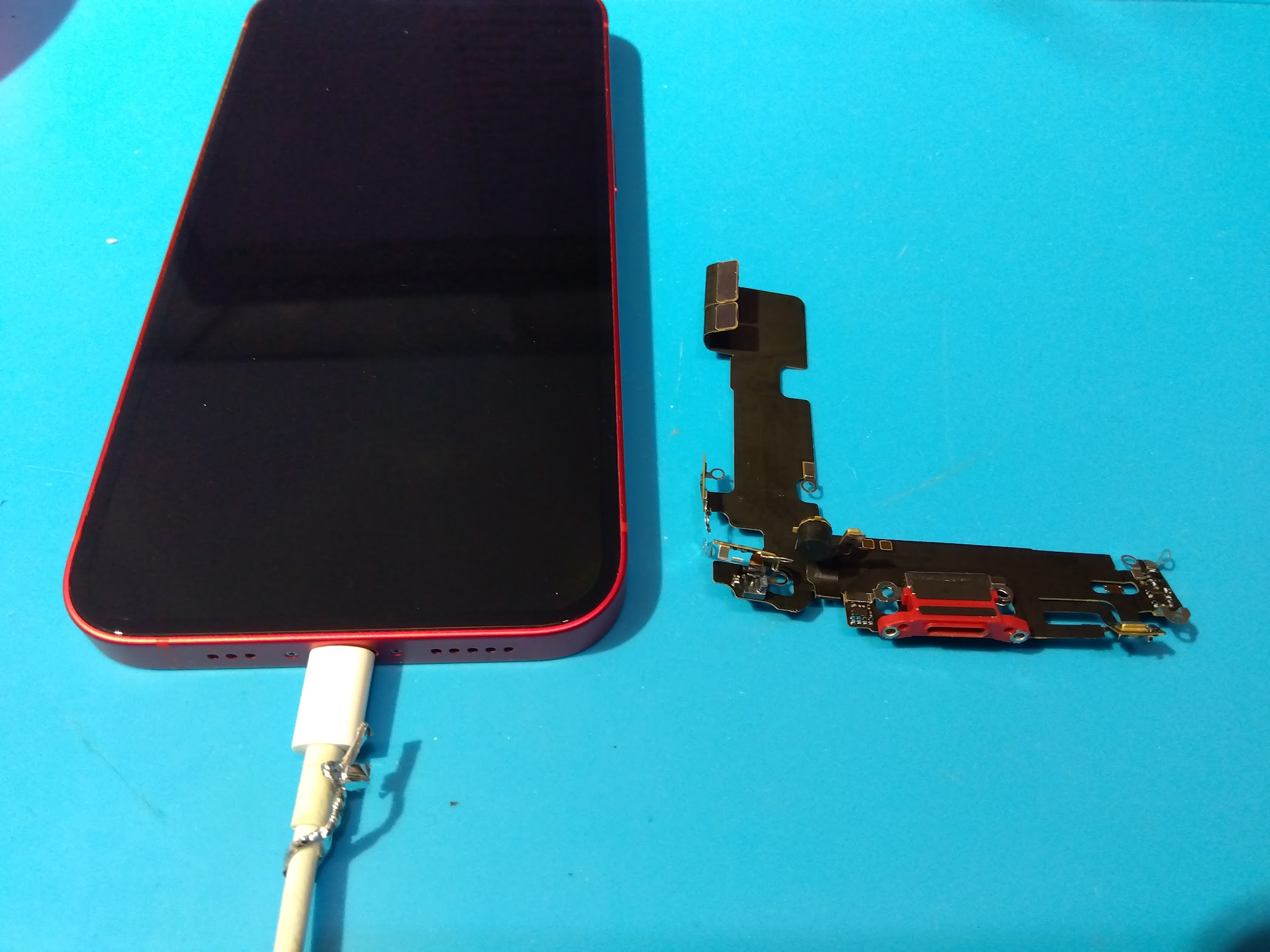 iPhone13(アイフォン13)充電口😵の修理をしました。【スマホ修理工房札幌店】